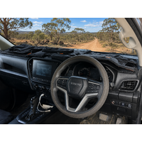 D Max Gen 7 Single Cab (02/2022 – present) with centre flap for storage access.