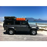 Defender Station Wagon, 2 Premium seats with integrated HR, 60/40 rear bench
