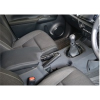 Isuzu D-Max (2022 +) Manual – Transmission Cover
