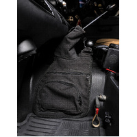 79/78/76 V8 Diesel/V6 Petrol – Double / Single Cab / Station Wagon with cup holder – Manual – 4x4 (2010 - present)  Black