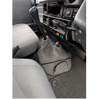 79/78/76 in-line engine – Double / Single Cab / Station Wagon - no cup holder - Manual – 4x4 (pre 2009)
