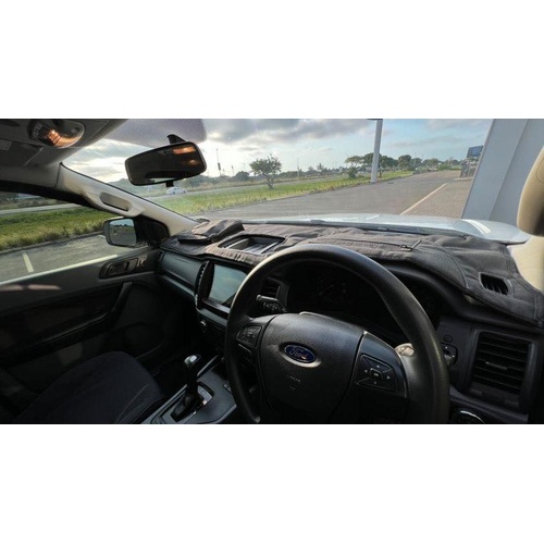 Ranger P703 Wildtrack Double cab (07/2025 - present) with middle speaker and top cubby hole.